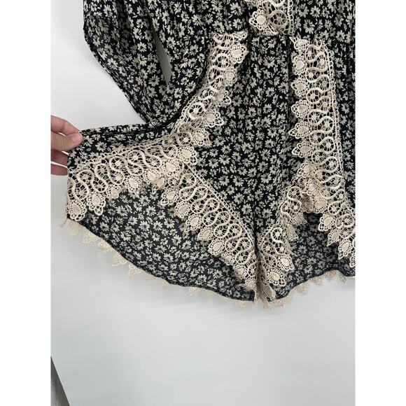 Poetry Lace Bell Sleeve Ditzy Floral Romper Size Large Boho Festival Cottage - Picture 5 of 8